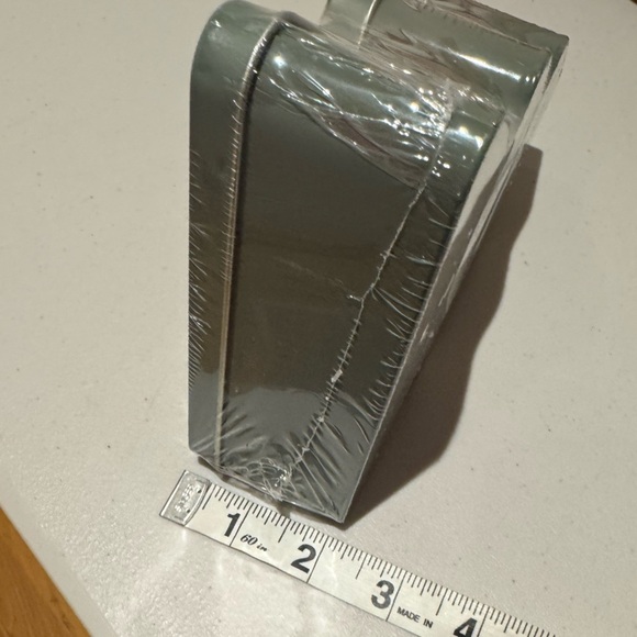 Trio of tins!!! 2 gingerbread people and 1 Christmas tree… use alone or together - Picture 4 of 9